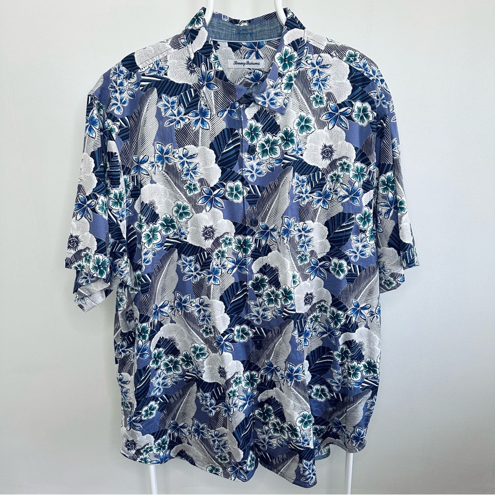 NWOT Tommy Bahama Purple Floral Short Sleeve Shirt